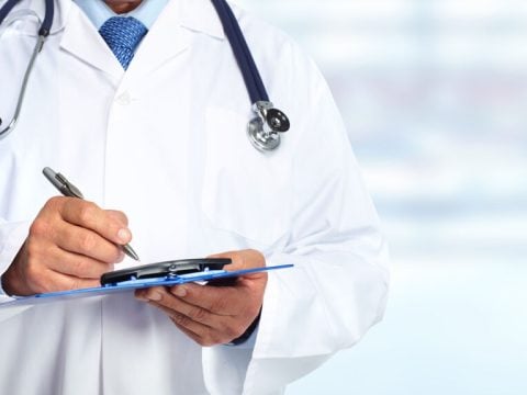 Καταδικάστηκε χειρουργός για προληπτική μαστεκτομή σε γυναίκα που δεν είχε καν προδιάθεση για καρκίνο